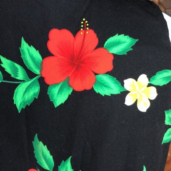 Royal Creations Hawaiian Floral Set Tank Top Shorts Black Red Size Medium - Picture 9 of 10
